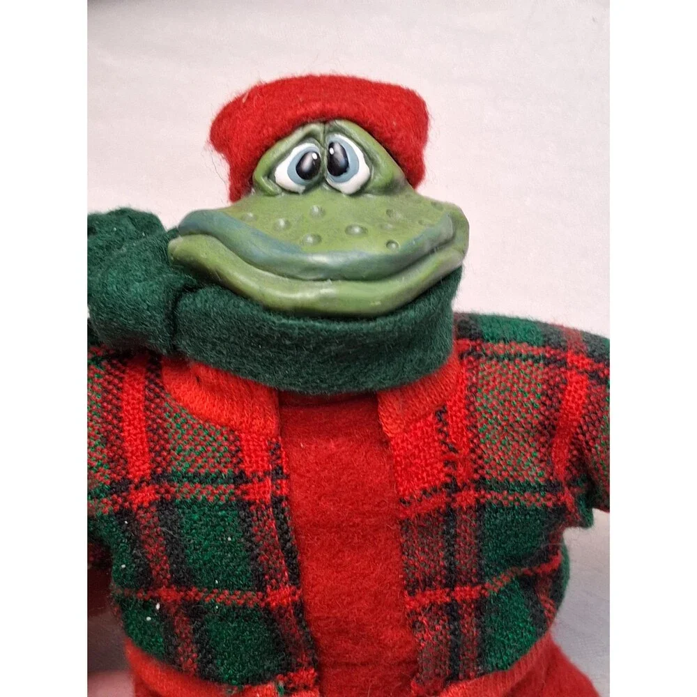 Vintage Berrie Christmas Frog Shelf Sitter Country Folks